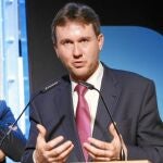El alcalde de Burgos, Javier Lacalle, entusiasmó a los presentes en el Edificio Fundación Telefónica