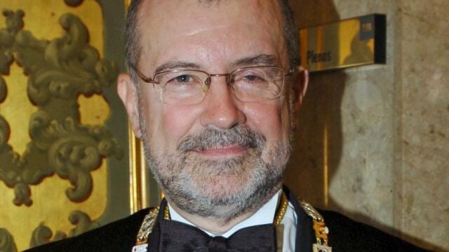 Xiol Ríos, que desde hoy sustituirá a Carlos Dívar al frente del Tribunal Supremo tras la dimisión de este último como presidente del órgano y del Consejo General del Poder Juidicial. Xiol Ríos pasa a ocupar el cargo por ser el presidente de sala más antiguo.