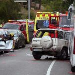 Vista del vehículo todoterreno que ha chocado frontalmente con el autocar