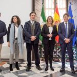 El presidente de Societat Civil Catalana, José Rosiñol (2d), y los vicepresidentes de la entidad, Óscar Uceda (i), Álex Ramos (3i) y Miriam Tey (2i)