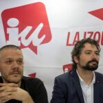 José Sarrión atiende las preguntas de la prensa junto a Francisco Javier Polo / David Arranz/Ical