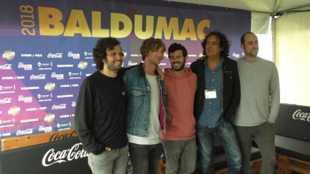 Imagen del grupo. En el centro, Willy B&aacute;rcenas. (Ep)