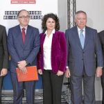 Foto de familia, con la secretaria de Estado de Turismo en el centro, durante la presentación de Fitur