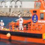Salvamento Marítimo procediendo al rescate de las pateras