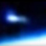 ¿Una nave espacial sobrevolando la Tierra?