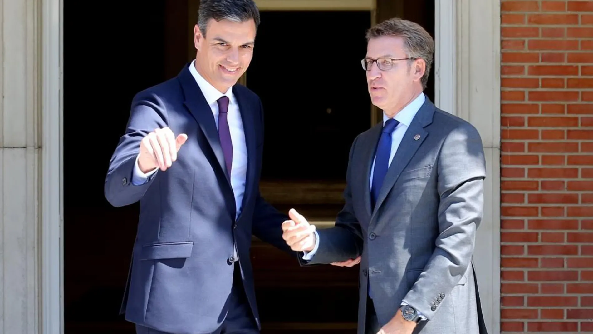 Pedro Sánchez y Alberto Núñez Feijóo en una reunión en Moncloa