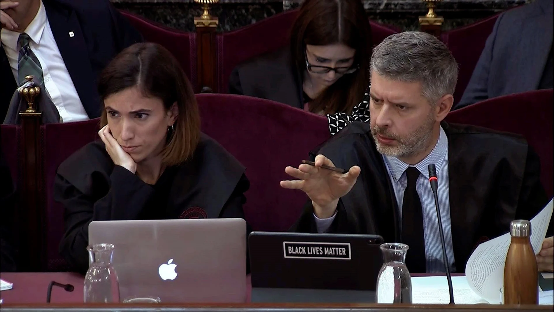El letrado Andreu Van Den Eyden (d), abogado de Oriol Junqueras y Raül Romeva durante la 38 jornada del juicio del "procés"
