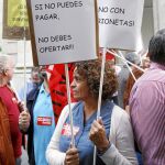 Los manifestantes reclaman que las empresas exijan más presupuesto