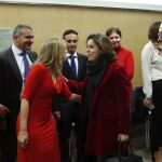 La vicepresidenta del Gobierno, Soraya Sáenz de Santamaría (2d), y el ministro de Hacienda, Cristóbal Montoro (d), a su llegada a la última reunión del año del Consejo de Política Fiscal y Financiera