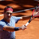 Federer, durante un entrenamiento en la Caja Mágica