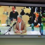 Vista desde un monitor de la sala de prensa de la Audiencia Nacional de la declaración de Pablo Crespo/Efe