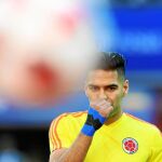 Radamel Falcao, pensativo durante el entrenamiento de ayer en el estadio del Spartak de Moscú