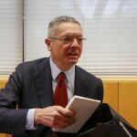 Alberto Ruiz Gallardón compareció en la Comisión de investigación de la Asamblea de Madrid en la que se analiza la compra de Inassa por parte del Canal de Isabel II