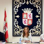 La presidenta de las Cortes, Silvia Clemente, y los vicepresidentes Ramiro Ruiz y Ana Sánchez, durante la reunión de la Junta de Portavoces para organizar la actividad parlamentaria, en la que se debatirá sobre la reindustrialización de la central de Garoña