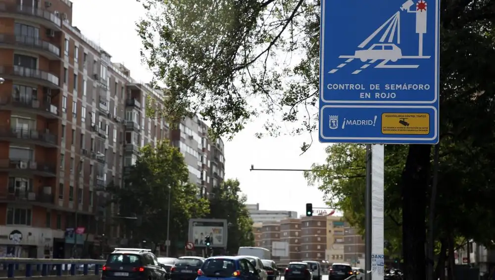 ¿23 accidentes justifican las multas de los semáforos foto- rojo?
