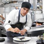 João Faraco en la cocina de Isla de Lobos, el restaurante que regenta en Lanzarote