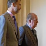 Don Juan Carlos ha sido una de las principales influencias en la vida de Don Felipe, tanto en lo personal como en lo profesional/Javier Fdez.-Largo