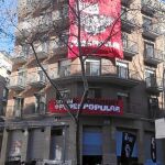 La Rimaia está ubicado en la ronda Sant Pau en la frontera del Raval con Sant Antoni.