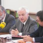 Vicenç Villatoro, Ferran Mascarell y Àlex Susanna ayer en la sede de la conselleria de Cultura
