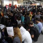 Ocupación de las vías del AVE en Sants durante la huelga del pasado 8 de noviembre,