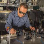 El líder del proyecto en el NIST, Dave Howe, durante la investigación