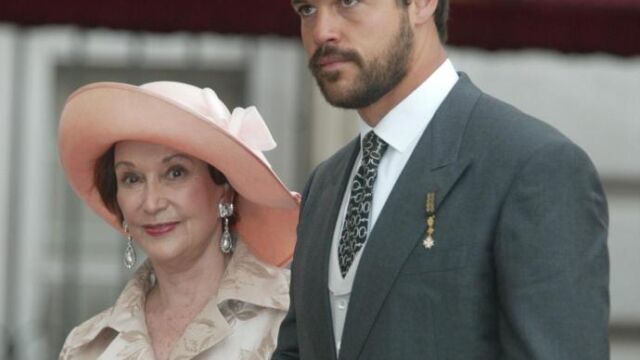 Luis Alfonso de Borbón junto a su abuela, la duquesa de Franco
