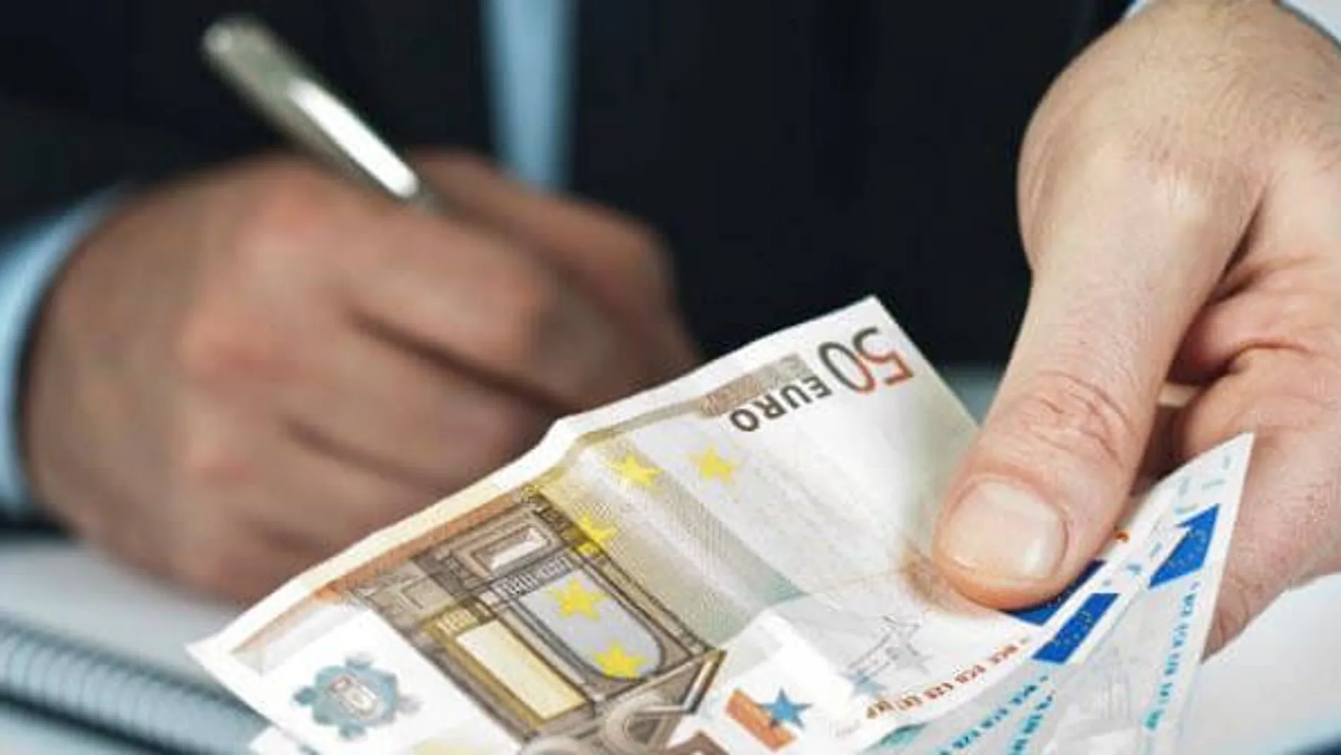 Los salarios más altos en España son 9,3 veces superiores a los más bajos
