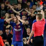 Instante en el que Sergi Roberto fue expulsado en el encuentro ante el Real Madrid / Reuters