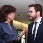 La vicepresidenta del Gobierno, Carmen Calvo, y el vicepresidente de la Generalitat de Cataluña, Pere Aragonès en una reunión que tuvo lugar en Moncloa en 2018. EFE