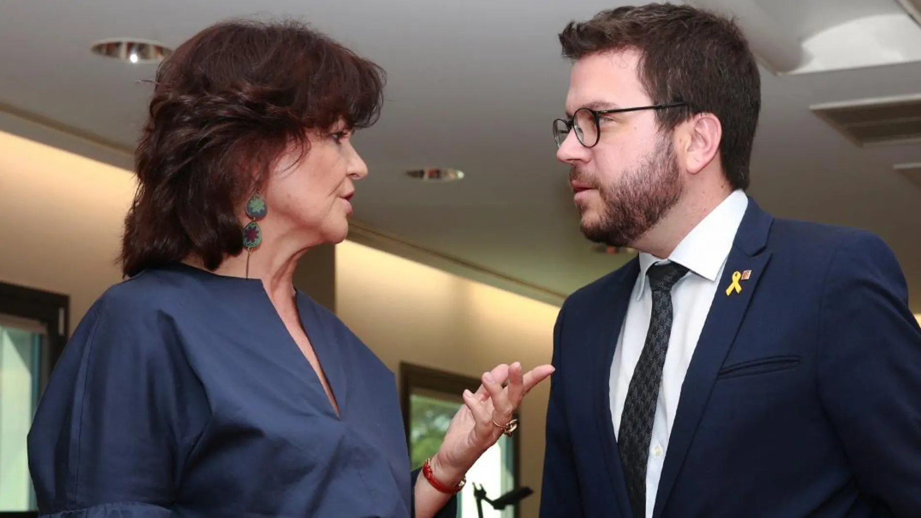La vicepresidenta del Gobierno, Carmen Calvo, y el vicepresidente de la Generalitat de Cataluña, Pere Aragonès en una reunión que tuvo lugar en Moncloa en 2018. EFE