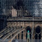 La Catedral de Notre Dame tras el devastador incendio esta mañana La Catedral de Notre Dame tras el devastador incendio esta mañana