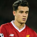 Philippe Coutinho (Liverpool) que se ha convertido en nuevo jugador del Barcelona para lo que resta de campaña y cinco temporadas más. EFE/PETER POWELL