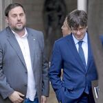 El presidente de la Generalitat, Carles Puigdemont, con Oriol Junqueras