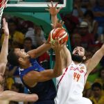 Pau Gasol y Nikola Mirotic en un momento del partido ante Francia