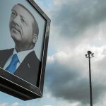 Erdogan cuenta casi con más retratos que el padre de la patria, Kemal Atatürk, en las calles de Estambul
