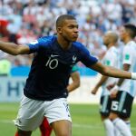 Mbappé fue elegido mejor jugador del partido entre Francia y Argentina, tras haber logrado un doblete / Reuters