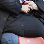 El IMC aumentó en 2.2kg/m2 en mujeres y 2.2 hg/m2 en hombres en todo el mundo emntre 1985 y 2017