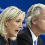 La presidenta del Frente Nacional, Marine Le Pen, junto al líder ultra holandés, Geert Wilders