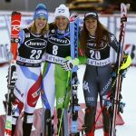 Segundo puesto para Michelle GisinIlka (izda.), la campeona Stuhec (centro) y Sofia Goggia (dcha.)