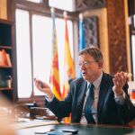 El jefe del Ejecutivo valenciano durante la entrevista en el Palau de la Generalitat