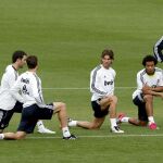 Mourinho, junto a Higuaín, Ramos y Marcelo, en su primeros meses en el Real Madrid