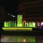 El PP pidió que Colau retirara la iluminación amarilla de las fachadas de los edificios públicos y las fuentes