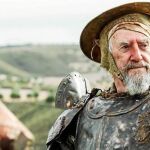 El actor Jonathan Pryce se ha subido en Rocinante para recorrer los campos de la Mancha