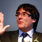 El expresidente catalán Carles Puigdemont ofrece una conferencia de prensa en Berlín. REUTERS/Hannibal Hanschke/File Photo