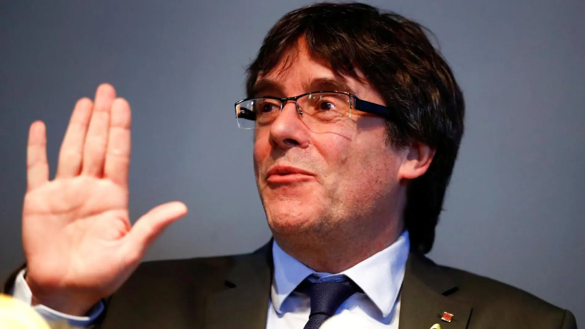 El expresidente catalán Carles Puigdemont ofrece una conferencia de prensa en Berlín. REUTERS/Hannibal Hanschke/File Photo