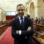 El consejero de Hacienda, Industria y Energía, Juan Bravo, en su estreno en el Parlamento / Foto: Manuel Olmedo