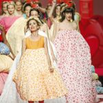 La creadora volvió a optar por los abullonados y los colores vivos, en especial, el naranja