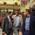 El portavoz del PSOE en el Congreso, Antonio Hernando, el diputado Eduardo Madina y la mano derecha de Pedro Sánchez, César Luena
