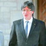 Dirigentes de la CUP acudieron ayer al Palau de la Generalitat para reunirse con Puigdemont y rehacer los puentes rotos tras los presupuestos.