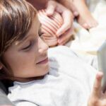 "Las nuevas generaciones enfocan de cerca para ver las pantallas y provocan la miopización del ojo"